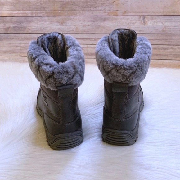 UGG Grey Adirondack Boot II Luxe Quilt Waterproof - Picture 6 of 10
